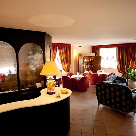 Mini Palace - Otel Molinella
