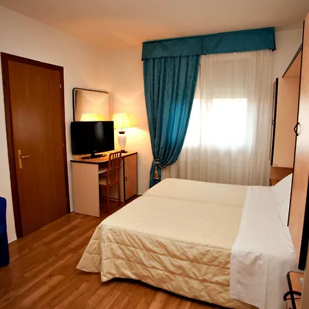 Mini Palace - Otel Molinella