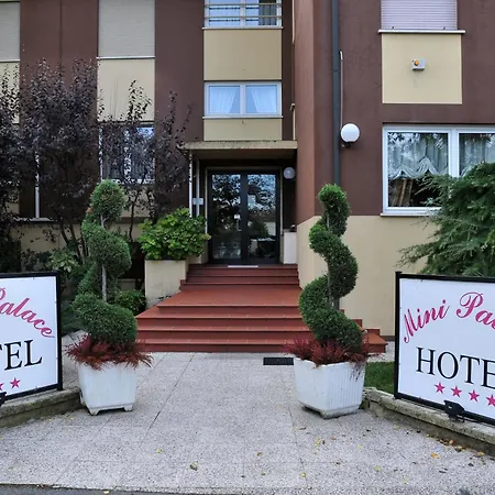 Mini Palace - Hotel