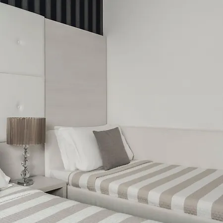 Mini Palace - Otel