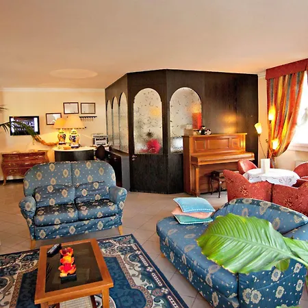 Mini Palace - Hotel